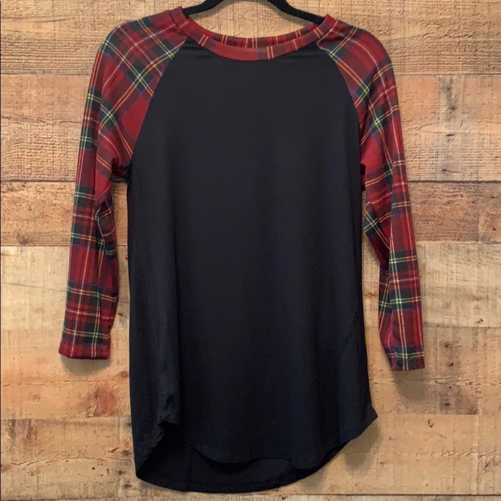New baseball tee with plaid sleeves